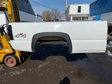 Load image into Gallery viewer, 99-06 chevy/gmc southern ROT FREE 8ft long bed
