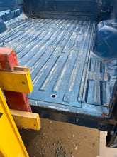 Load image into Gallery viewer, 1999-2010 ford super duty southern ROT FREE 8ft long bed
