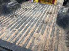 Load image into Gallery viewer, 1999-2010 ford super duty southern ROT FREE 8ft long bed
