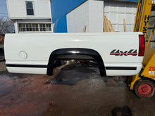 Load image into Gallery viewer, 88-98 chevy/gmc southern ROT FREE 8ft long bed
