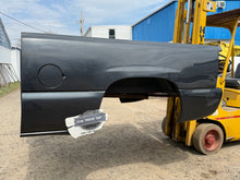 Load image into Gallery viewer, 1999-2006 chevy/gmc southern ROT FREE 6.6ft short bed
