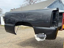 Load image into Gallery viewer, 1999-2006 chevy/gmc southern ROT FREE 6.6ft short bed
