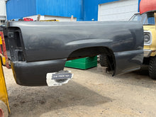 Load image into Gallery viewer, 1999-2006 chevy/gmc southern ROT FREE 6.6ft short bed

