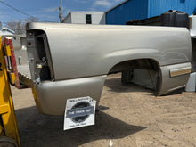 Load image into Gallery viewer, 1999-2006 chevy/gmc southern ROT FREE 6.6ft short bed

