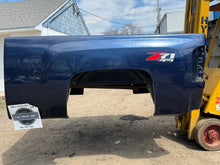 Load image into Gallery viewer, 2008-2014 Chevy silverao southern ROT FREE 6.6ft short bed

