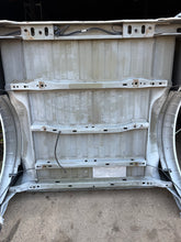 Load image into Gallery viewer, 2009-2014 Ford f150 southern ROT FREE 5.5ft extra short bed
