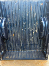 Load image into Gallery viewer, 1999-2006 chevy/gmc southern ROT FREE 6.6ft short bed

