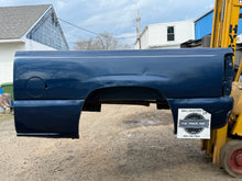 Load image into Gallery viewer, 1999-2006 chevy/gmc southern ROT FREE 6.6ft short bed
