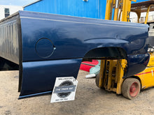 Load image into Gallery viewer, 1999-2006 chevy/gmc southern ROT FREE 6.6ft short bed
