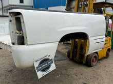 Load image into Gallery viewer, 1999-2006 chevy/gmc southern rot free 6.6ft short bed
