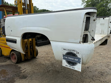 Load image into Gallery viewer, 1999-2006 chevy/gmc southern rot free 6.6ft short bed

