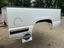 Load image into Gallery viewer, 1999-2006 chevy/gmc southern rot free 6.6ft short bed
