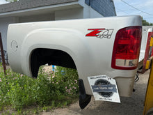 Load image into Gallery viewer, 2008-2014 GMC Sierra southern ROT FREE 6.6ft short bed
