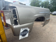 Load image into Gallery viewer, 1999-2006 chevy/gmc southern rot free 6.6ft short bed

