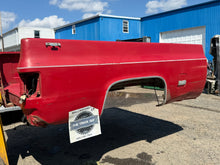 Load image into Gallery viewer, 1979-1987 Chevy/GMC southern rot free 8ft dual tank long bed
