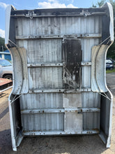 Load image into Gallery viewer, 99-06 chevy/gmc southern ROT FREE 8ft long bed
