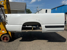 Load image into Gallery viewer, 99-06 chevy/gmc southern ROT FREE 8ft long bed
