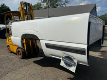 Load image into Gallery viewer, 99-06 chevy/gmc southern ROT FREE 8ft long bed
