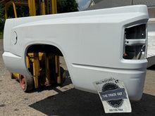Load image into Gallery viewer, 2005-2011 dodge Dakota southern ROT FREE 6.5ft short bed
