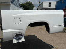 Load image into Gallery viewer, 2005-2011 dodge Dakota southern ROT FREE 6.5ft short bed
