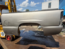 Load image into Gallery viewer, 1999-2006 chevy/gmc southern ROT FREE 6.6ft short bed
