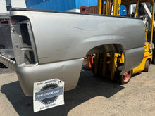 Load image into Gallery viewer, 1999-2006 chevy/gmc southern ROT FREE 6.6ft short bed
