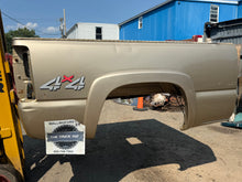 Load image into Gallery viewer, 1999-2006 chevy/gmc southern ROT FREE 6.6ft short bed
