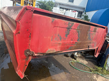 Load image into Gallery viewer, 1973-1979 Ford southern rot free 8ft dual tank long bed with tailgate
