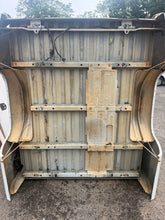 Load image into Gallery viewer, 1999-2006 chevy/gmc southern ROT FREE 6.6ft short bed
