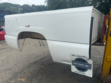 Load image into Gallery viewer, 1999-2006 chevy/gmc southern ROT FREE 6.6ft short bed
