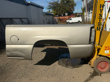 Load image into Gallery viewer, 1999-2006 chevy/gmc southern rot free 6.6ft short bed
