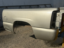 Load image into Gallery viewer, 1999-2006 chevy/gmc southern rot free 6.6ft short bed
