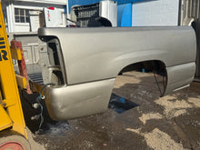 Load image into Gallery viewer, 1999-2006 chevy/gmc southern rot free 6.6ft short bed
