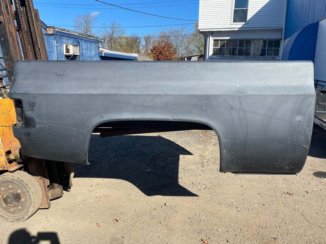 79-87 chevy/gmc southern rot free 6ft single tank short bed